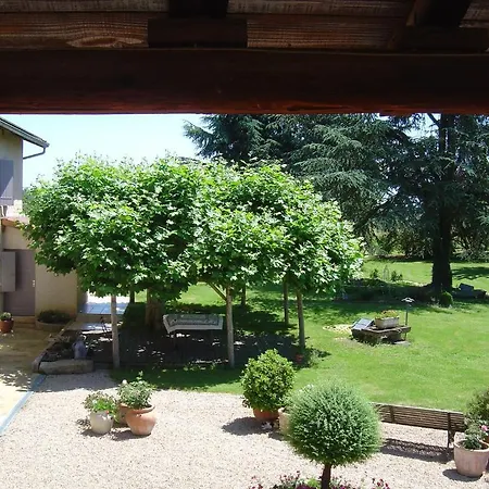 Apartment L'eglantyne Guereins